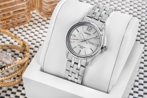 CASIO Zegarek Damski CASIO LTP-1335D-7AVDF + BOX
