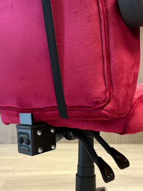 Prototype Fotel obrotowy do biurka TITAN BURGUNDY ALCANTARA PRO