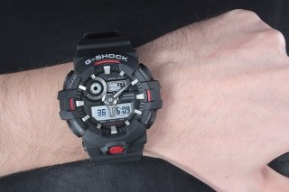 Casio ZEGAREK MĘSKI CASIO G-SHOCK GA-700-1AER (zd140e)