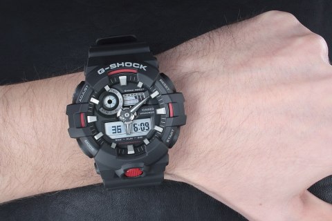 Casio ZEGAREK MĘSKI CASIO G-SHOCK GA-700-1AER (zd140e)