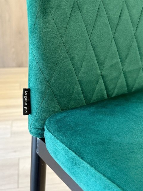 Lugano Krzesło tapicerowane VALVA CARO VELVET GREEN