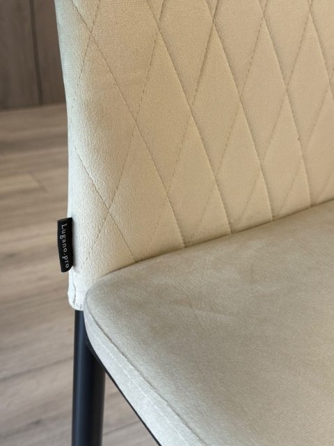 Lugano Krzesło tapicerowane zestaw 4x VALVA CARO VELVET BEIGE