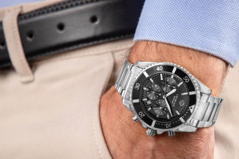 Giewont Zegarek Męski Giewont Chronograph Sapphire Srebrny GW3970-B2