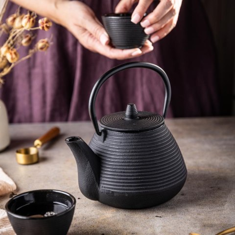 Żeliwny dzbanek do herbaty z filtrem i filiżankami, 1l, kinghoff KINGHoff