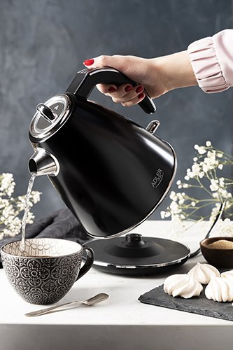 AD 1343 black Czajnik metalowy 1,5 l strix ADLER