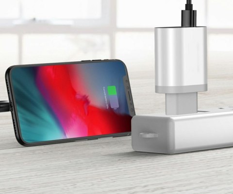 PLP37F Ładowarka siec. usb quick 18w bia ATL