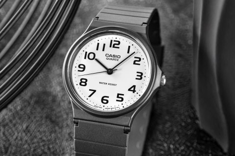 CASIO Zegarek CASIO MQ-24-7B2LEG + BOX