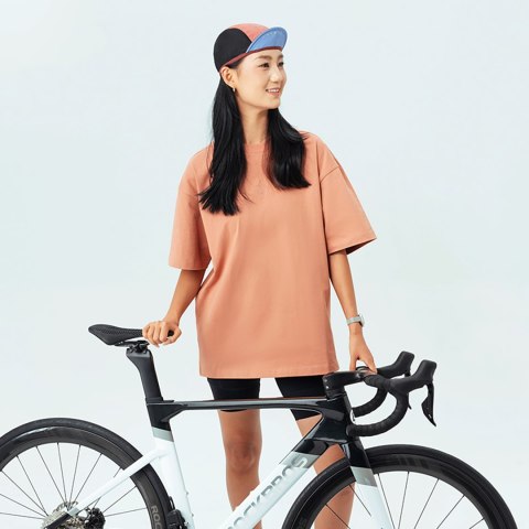 Czapka rowerowa kolarska z daszkiem pod kask - czerwona