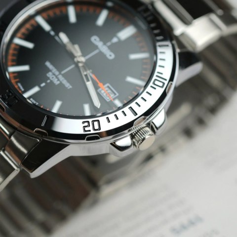 Casio Zegarek Męski Casio MTP-VD01D-1E2VUDF (zd185j) + BOX